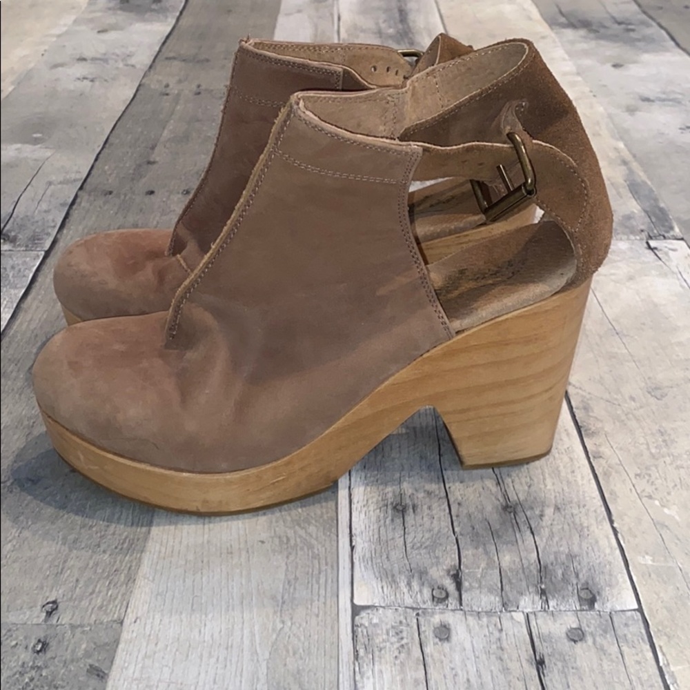 Free people amber orchard clogs taupe